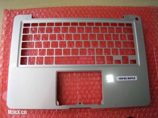 New MacBook Is this a genuine shot of the new MacBook case?